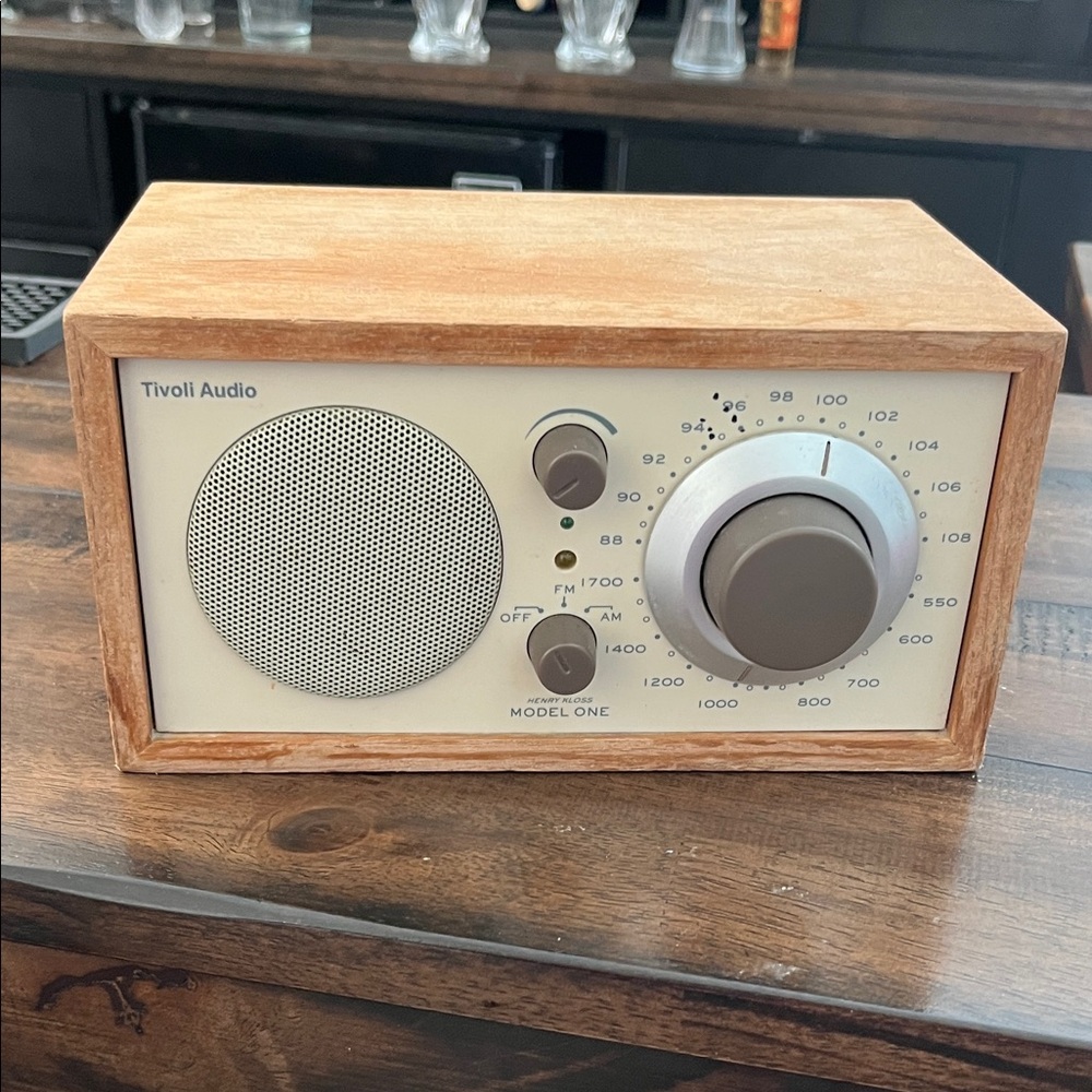 Tivoli Audio Model One Radio in Wood and Cream